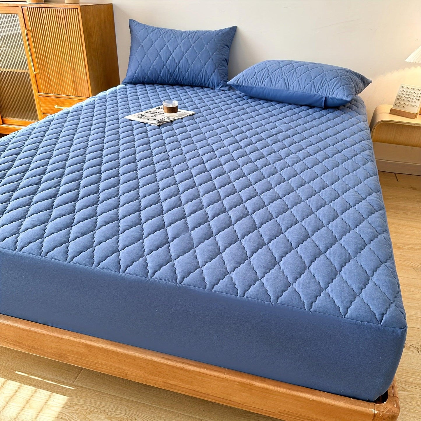 Soft & Comfortable Waterproof Mattress Protector