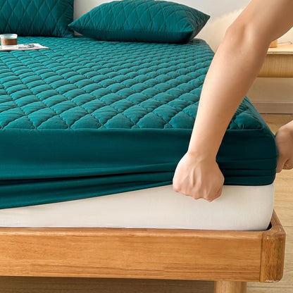 Soft & Comfortable Waterproof Mattress Protector