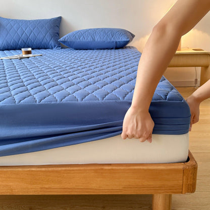 Soft & Comfortable Waterproof Mattress Protector