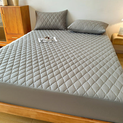 Soft & Comfortable Waterproof Mattress Protector